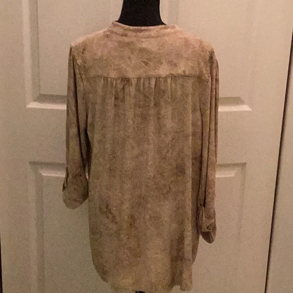🌻NWT Gorgeous New Directions NWT Closet Must Have 2X Top So Much Fun to Wear 🌻 - Picture 6 of 8